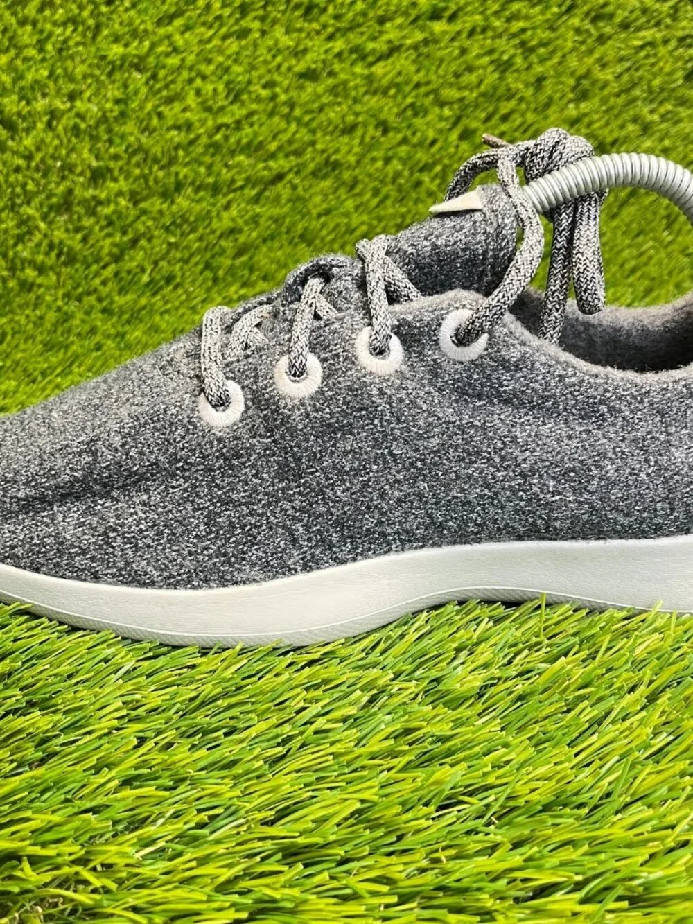 Allbirds Wool Runners Womens Size 9 Gray White‎ Athletic Walking Shoes Sneakers